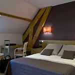 Du Commerce Hotel