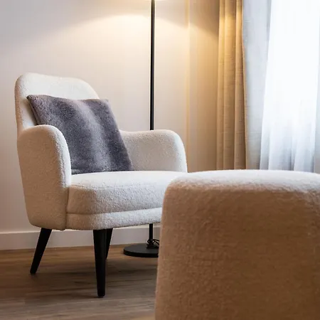Du Commerce Otel 4*