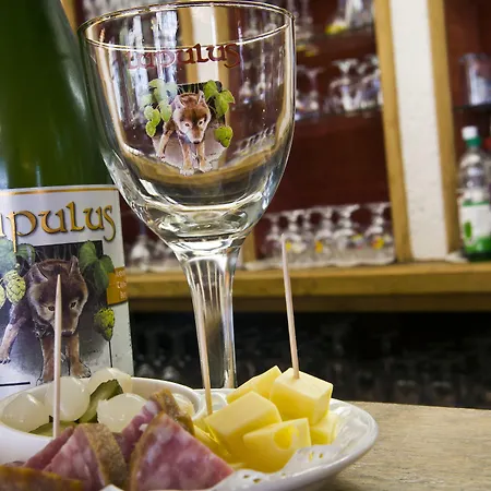 뒤 커머스 호우팔리제